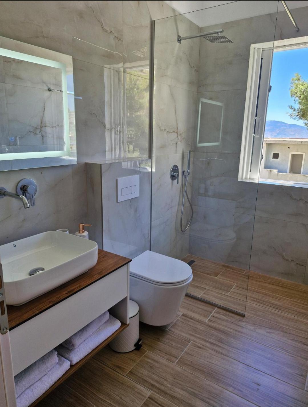 Villa Virginia Sarandë Exteriör bild